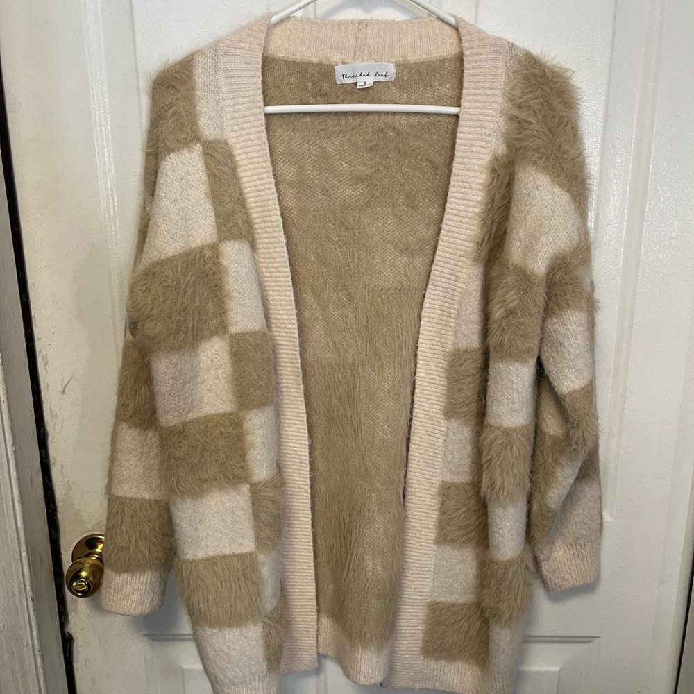 Threaded leaf Women's Cream and Tan Checkered Sweater oversized